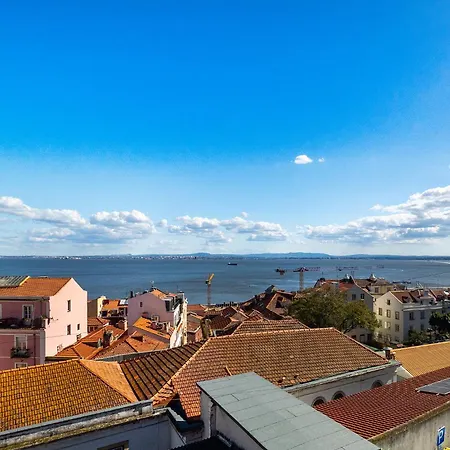 Whome Exclusive In A Prime Location With River View * Lisbon