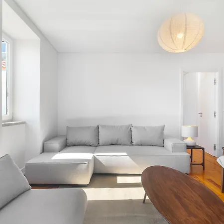 Apartment Whome Exclusive In A Prime Location With River View *