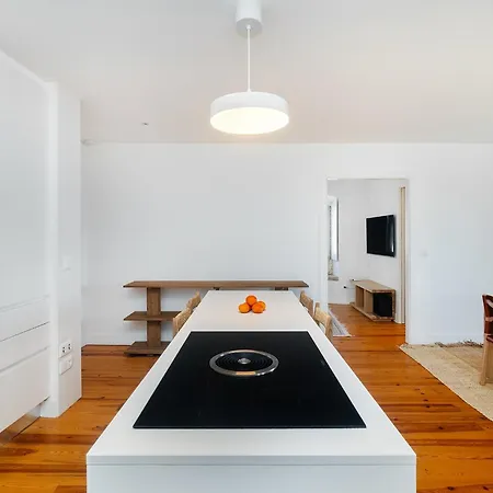 Whome Exclusive In A Prime Location With River View *