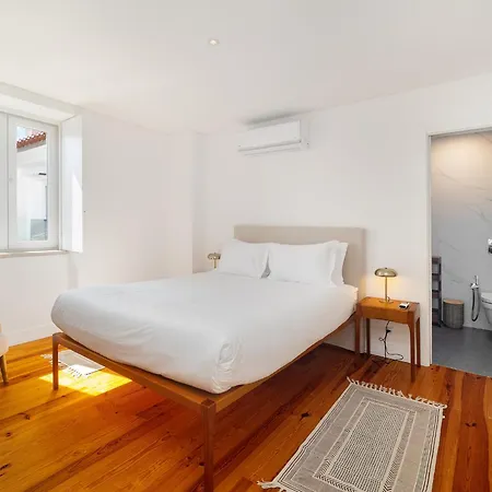 Whome Exclusive In A Prime Location With River View