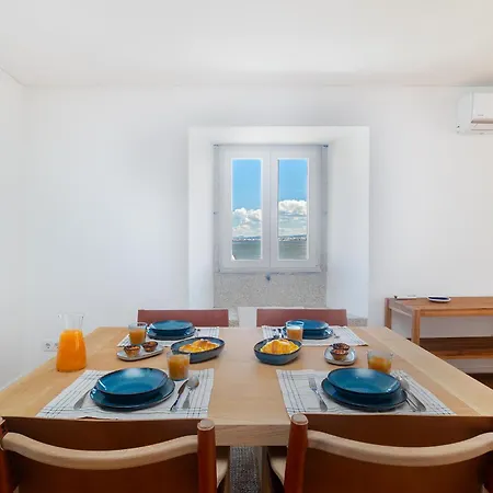 Whome Exclusive In A Prime Location With River View * Lisbon