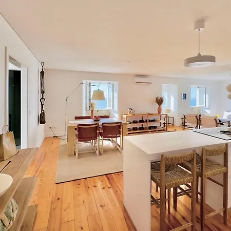 Whome Exclusive In A Prime Location With River View Апартаменты *